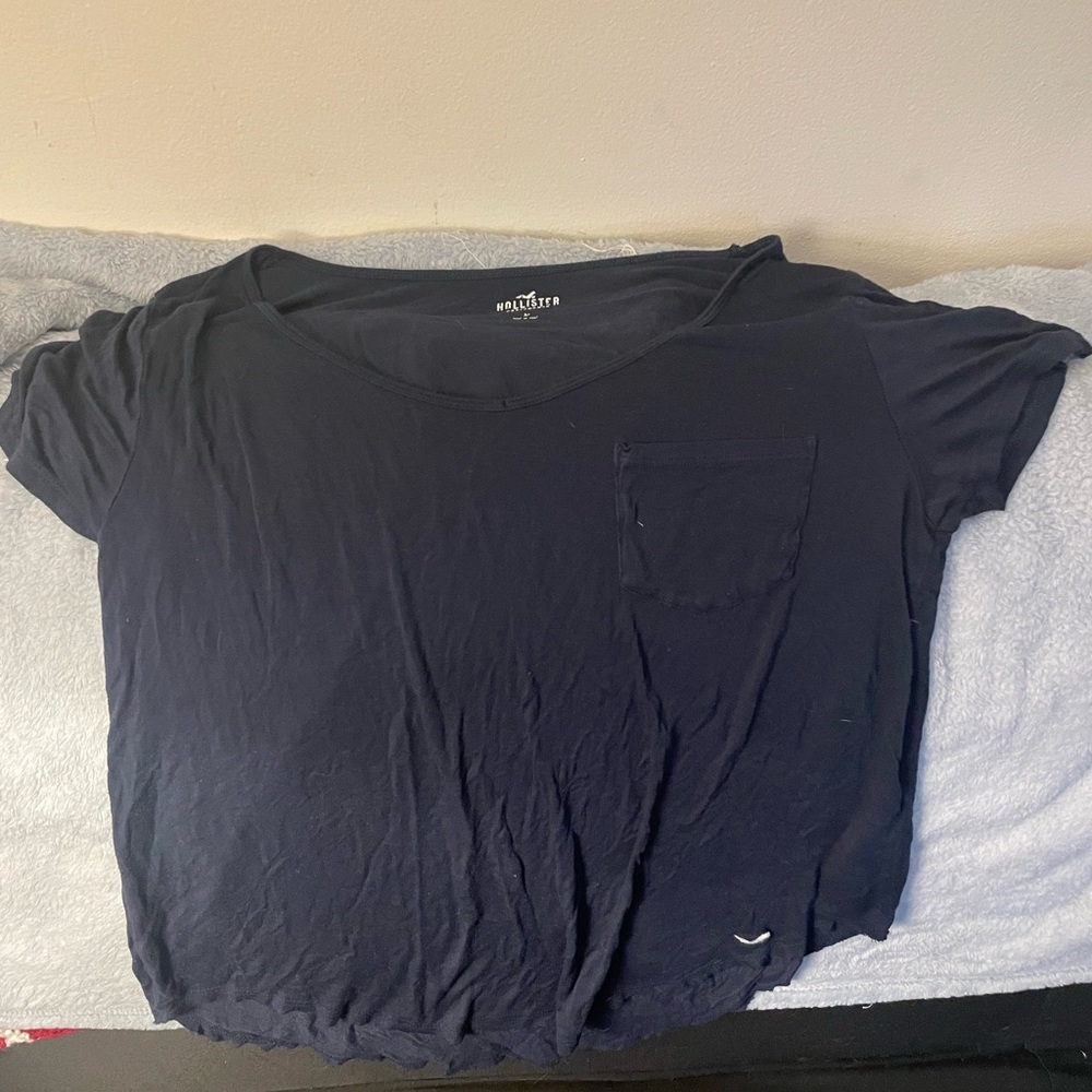 Size Medium Hollister Navy Pocket Tee
